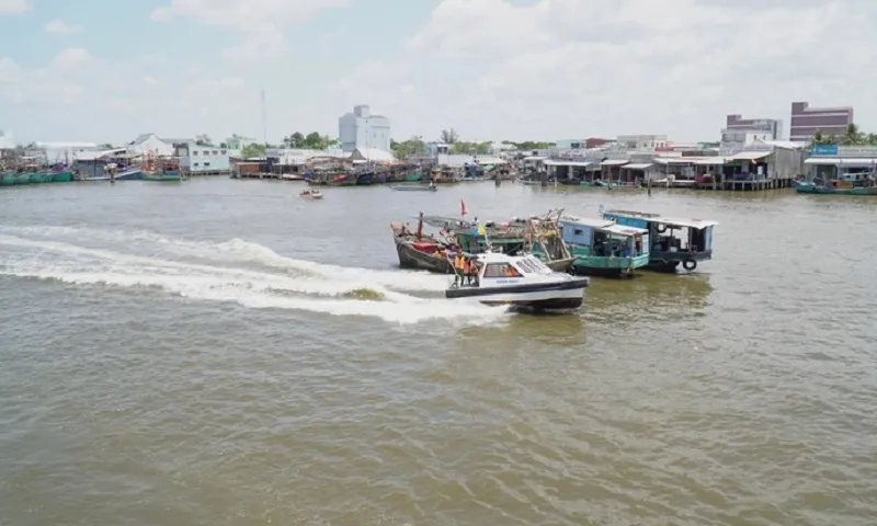 Xử lý các đường dây môi giới đưa tàu cá và ngư dân đi khai thác bất hợp pháp ở nước ngoài
