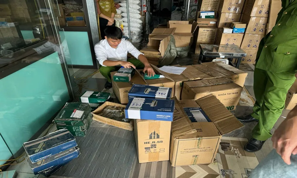 Buôn bán gần 300 ổ khóa giả, lĩnh án treo 2 năm