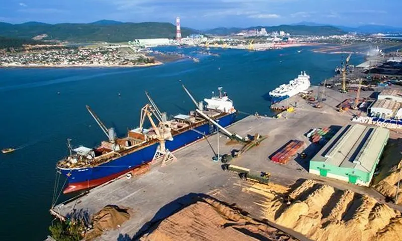 Sản lượng hàng hóa qua cảng biển Thanh Hóa tăng nhanh