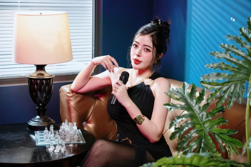 linh-barbie-co-gai-theo-duoi-dam-me-bang-moi-gia-du-bi-toxic-hang-ngay 20250925-163940-15