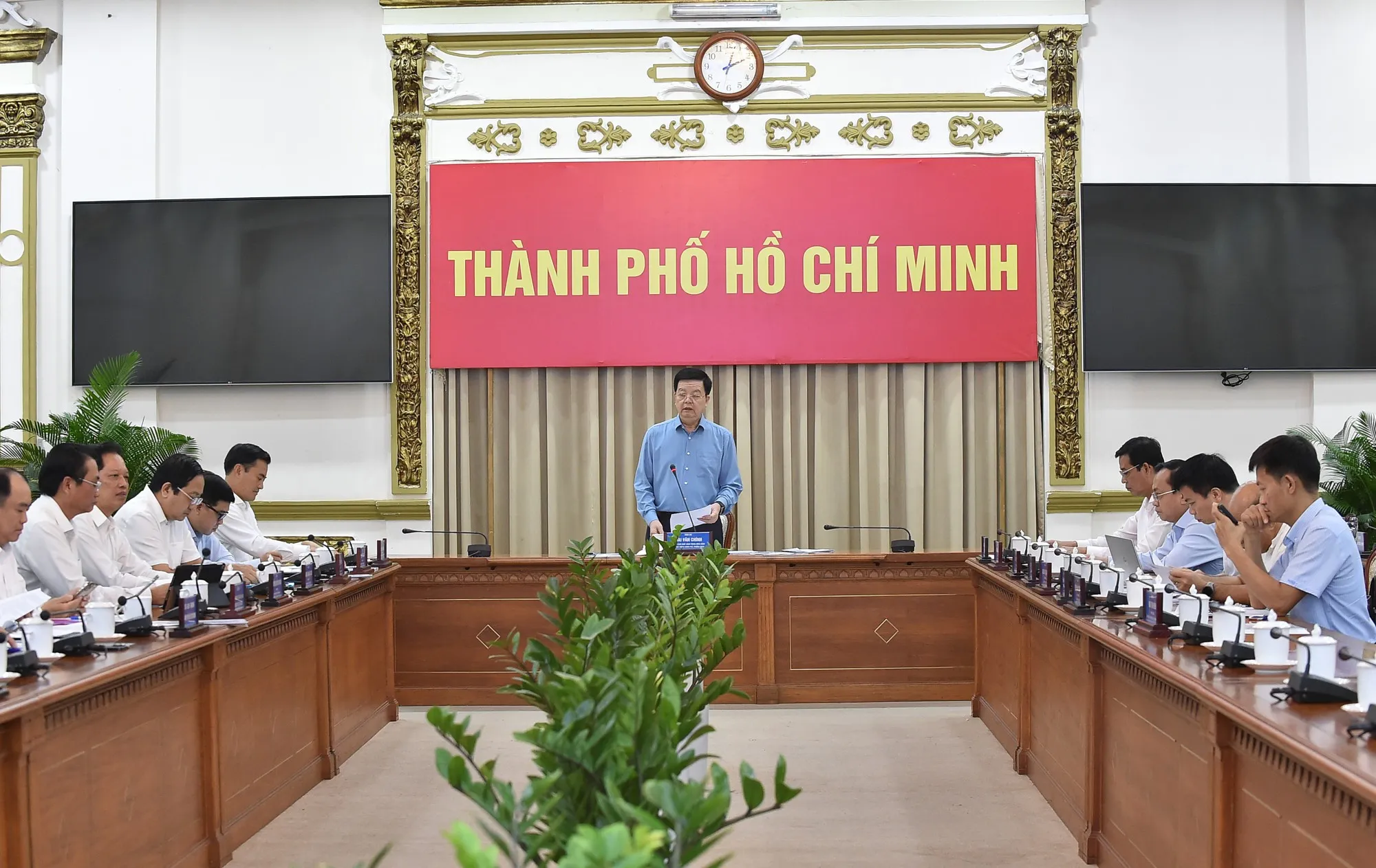 ndt8049-toan-canh-cuoc-lam-viec-17587904567961465634649