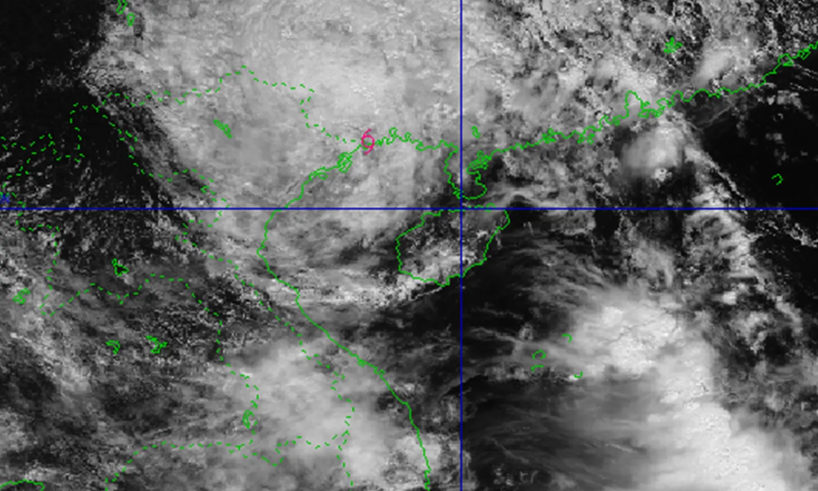 Áp thấp nhiệt đới gây gió mạnh cấp 7-8 trên bờ biển Quảng Ninh