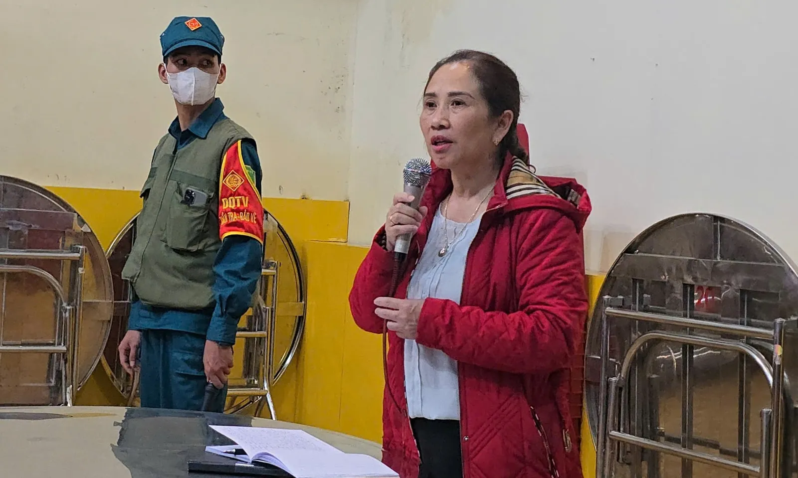 Tạm đình chỉ Hiệu trưởng Trường Tiểu học Trưng Vương liên quan vụ “thực phẩm bẩn”