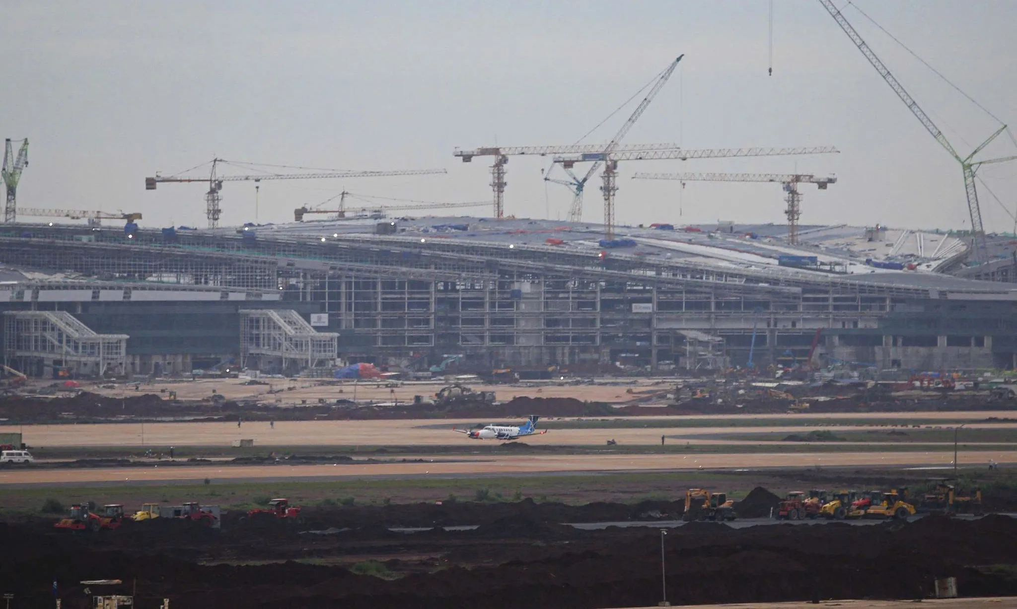 Video clip: Sân bay Long Thành đón chuyến bay hiệu chuẩn đầu tiên