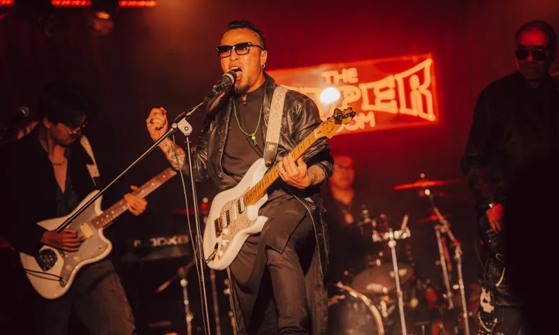 Dạ Ma gây bùng nổ Hollywood với “Trống Cơm” phiên bản Rock