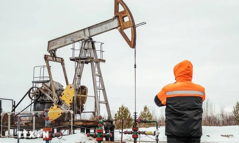 Nga gia hạn lệnh cấm xuất khẩu xăng, bổ sung lệnh cấm dầu diesel đến hết năm 2025