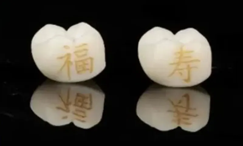 Hết xăm da giờ chuyển sang mode xăm răng?