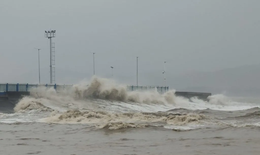 Philippines: Bão Bualoi suy yếu thành bão nhiệt đới, vẫn gây ảnh hưởng rộng