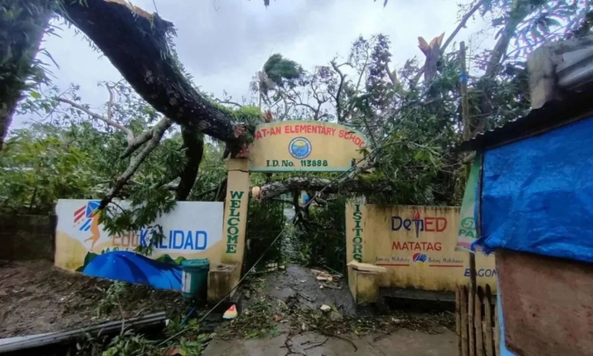 Bão Bualoi tàn phá Philippines, hàng chục ngàn người sơ tán