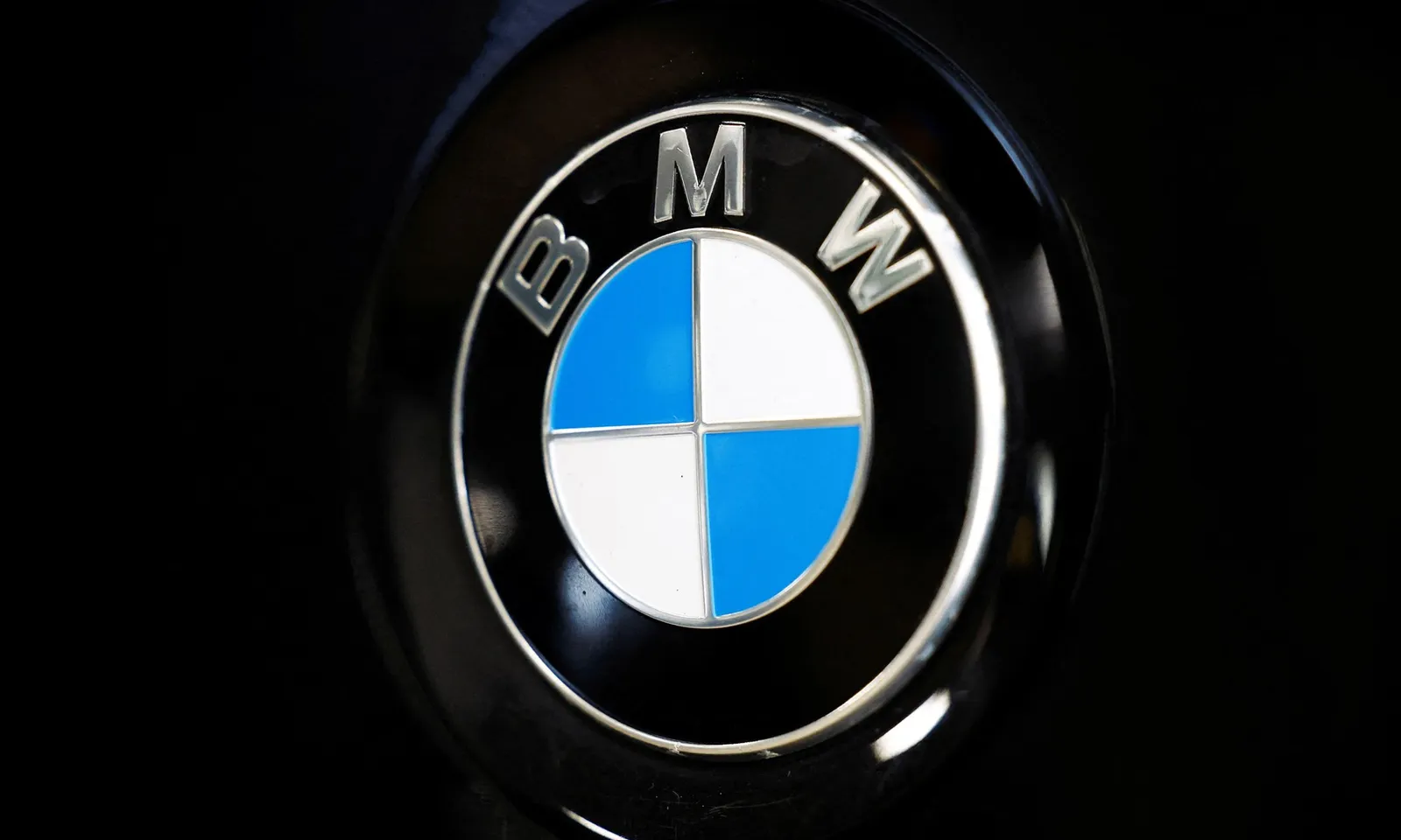 BMW triệu hồi hơn 196.000 xe do lỗi khởi động động cơ