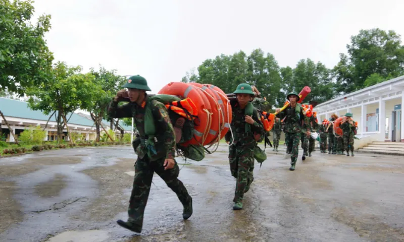 Quân đội ứng trực bão Bualoi với hơn 400.000 người và 9.000 phương tiện