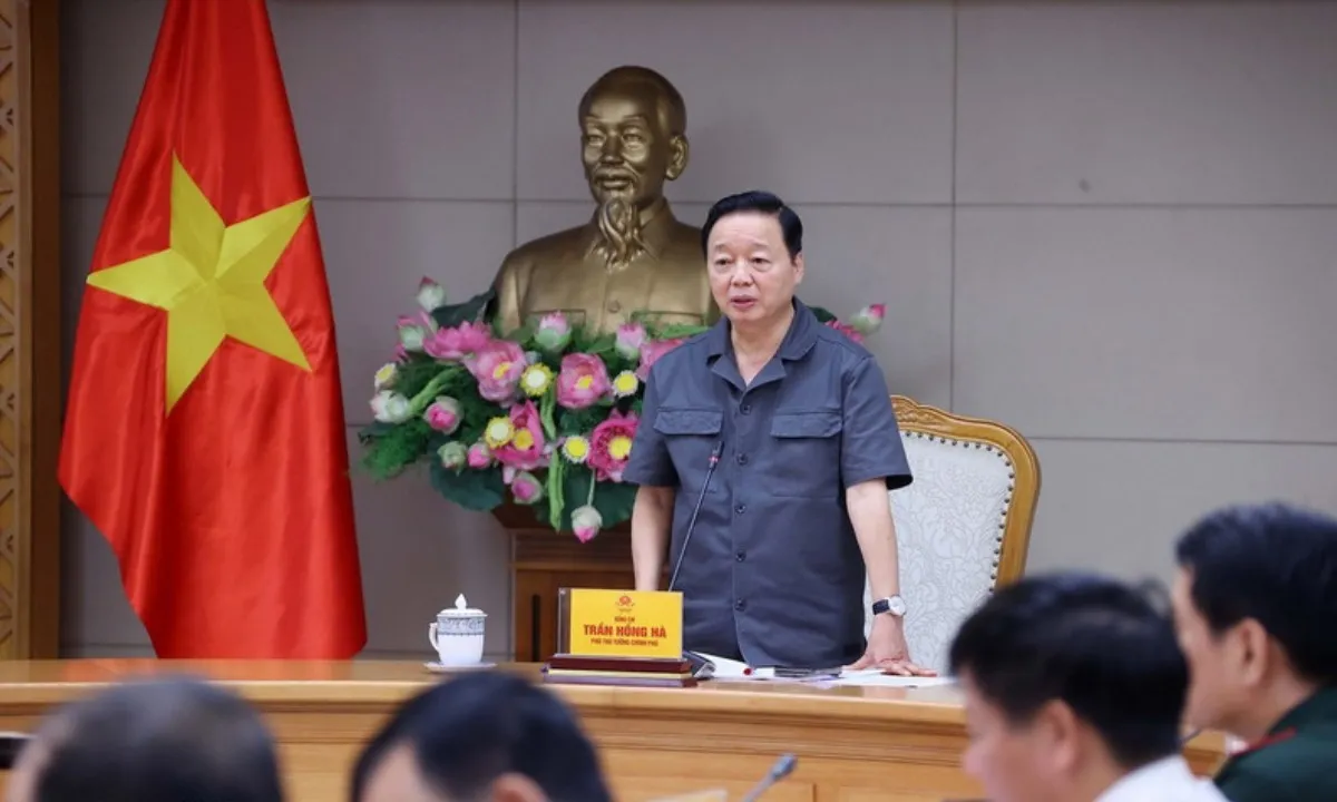 Cảnh báo đỏ bão Bualoi: Dừng toàn bộ hoạt động trên biển, sơ tán dân