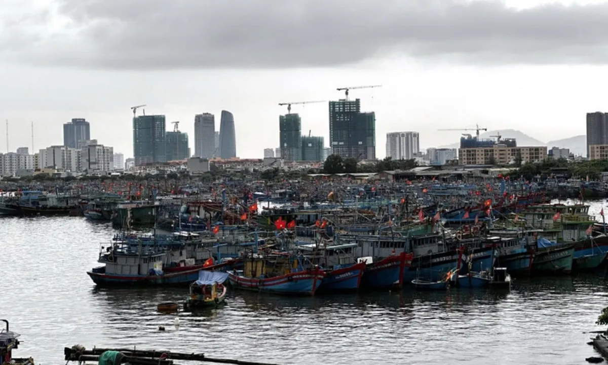 tau-thuyen-da-nang-bao-so-10-bualoi-1