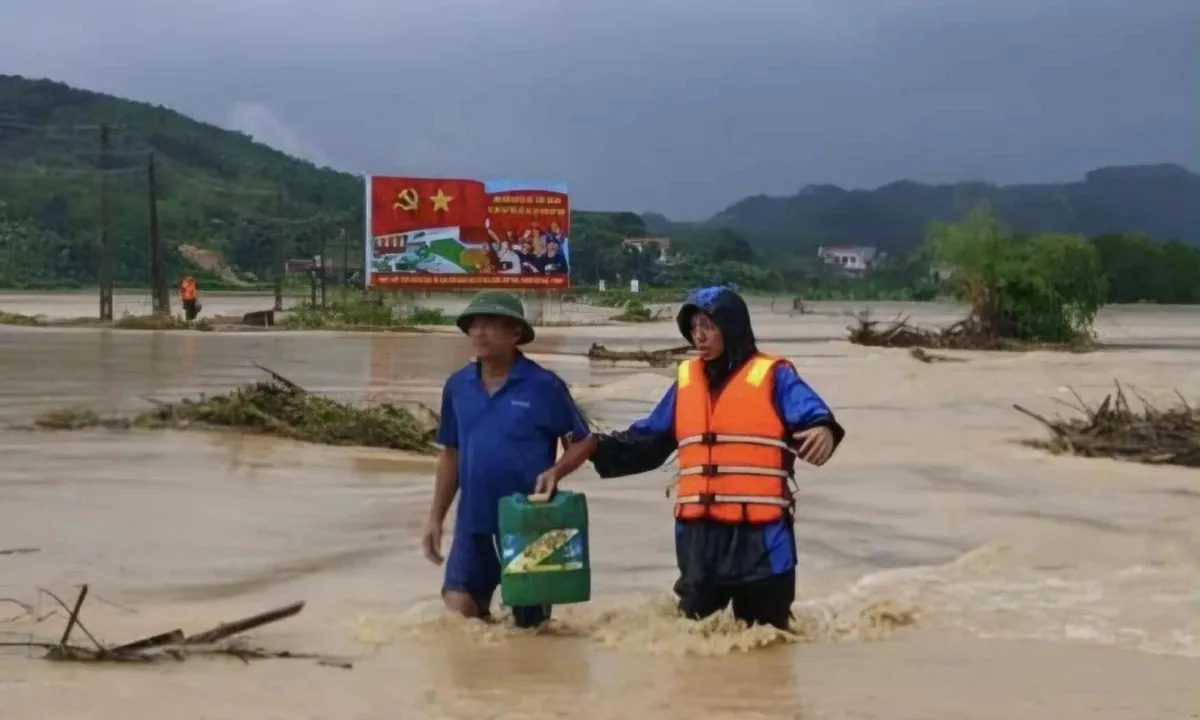 Bão Bualoi gây mưa lũ diện rộng, nhiều thôn bản bị chia cắt