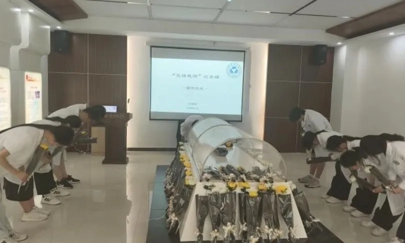 Bé trai 8 tháng tuổi trở thành người hiến tặng cơ thể trẻ nhất Trung Quốc