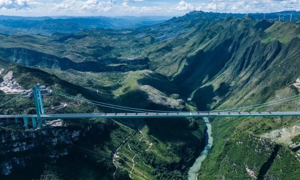 Trung Quốc khánh thành cầu bắc qua hẻm núi Hoa Giang – cao gấp đôi tháp Eiffel