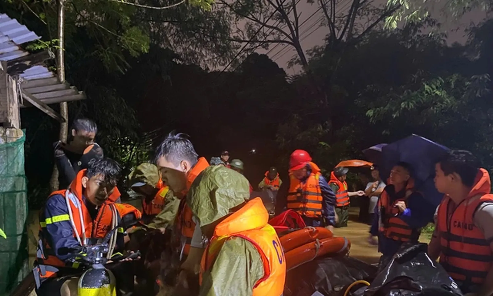 Tìm thấy thi thể nạn nhân bị nước cuốn mất tích khi trên đường về quê