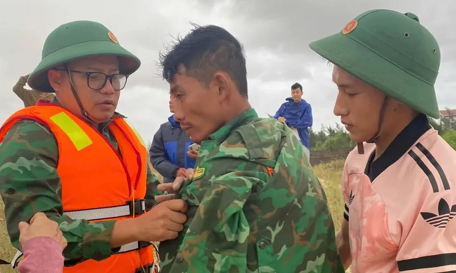 2 tàu cá TPHCM gặp nạn khi vào trú bão ở Quảng Trị