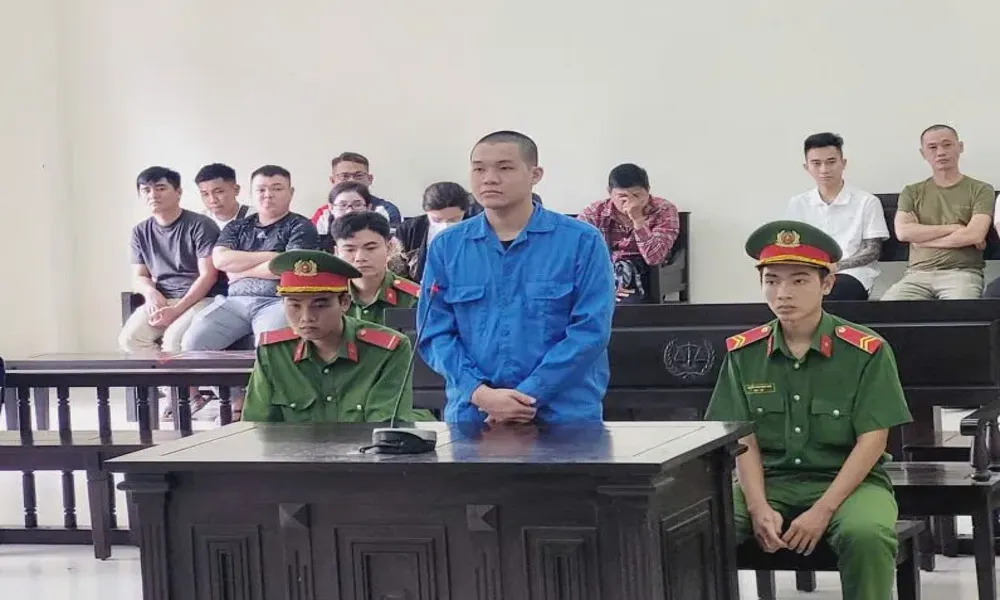 Mang ma túy giấu trong bụng, nam thanh niên nhận án 20 năm tù