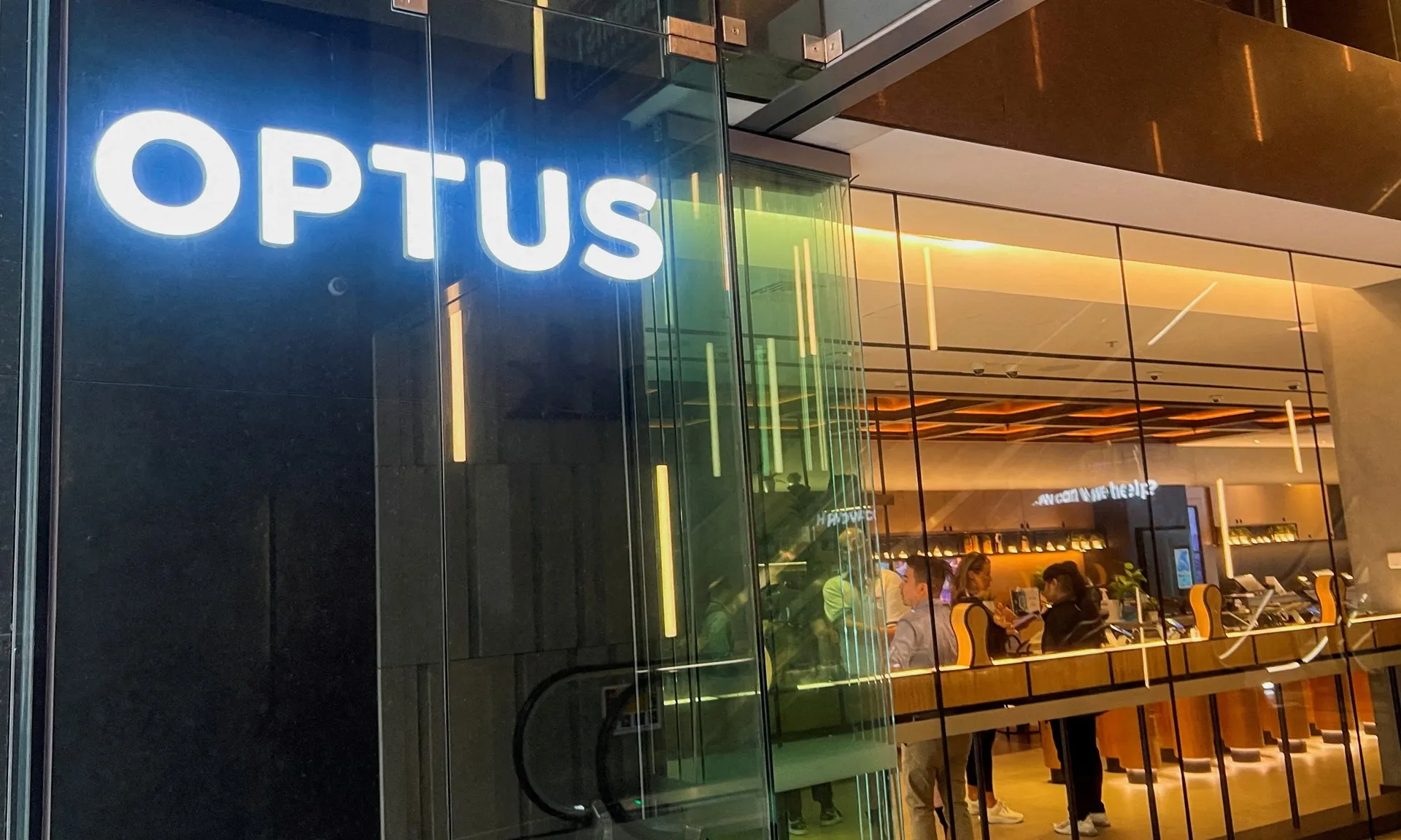 optus-290925
