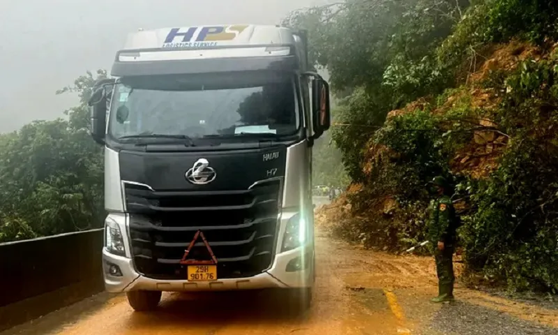 Quốc lộ 8A đã thông suốt trở lại sau thời gian bị ách tắc do sạt lở