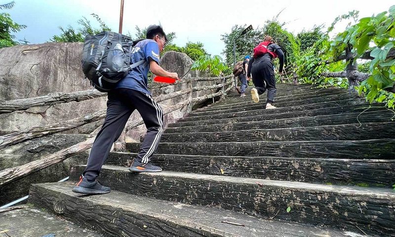 Tạm dừng leo núi, dã ngoại núi Bà Đen từ 1/10