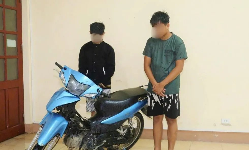 2 thiếu niên trộm xe máy khi người dân sơ tán tránh bão