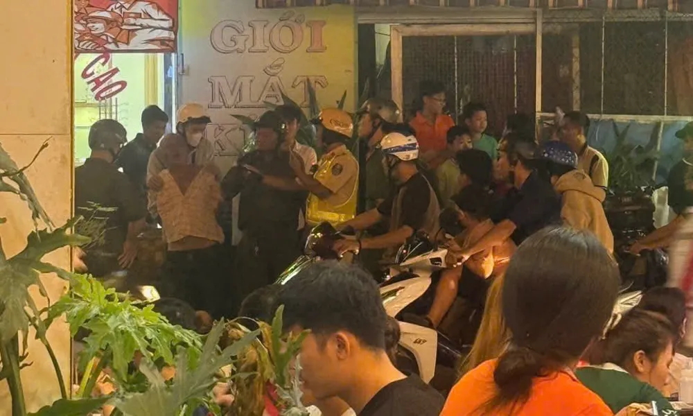 Cầm dây thép uy hiếp CSGT, người đàn ông 58 tuổi bị khởi tố