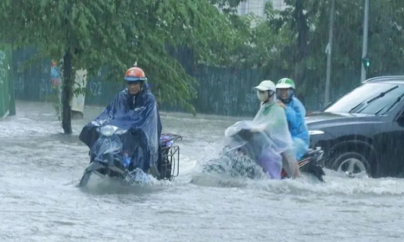 Nam Bộ chiều tối có mưa rào và dông, Bắc Bộ ngày nắng