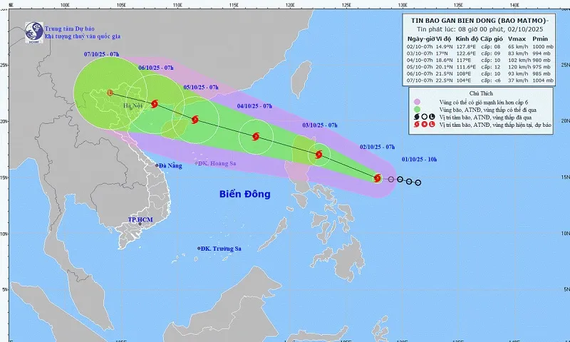 Bão MATMO tiến gần biển Đông