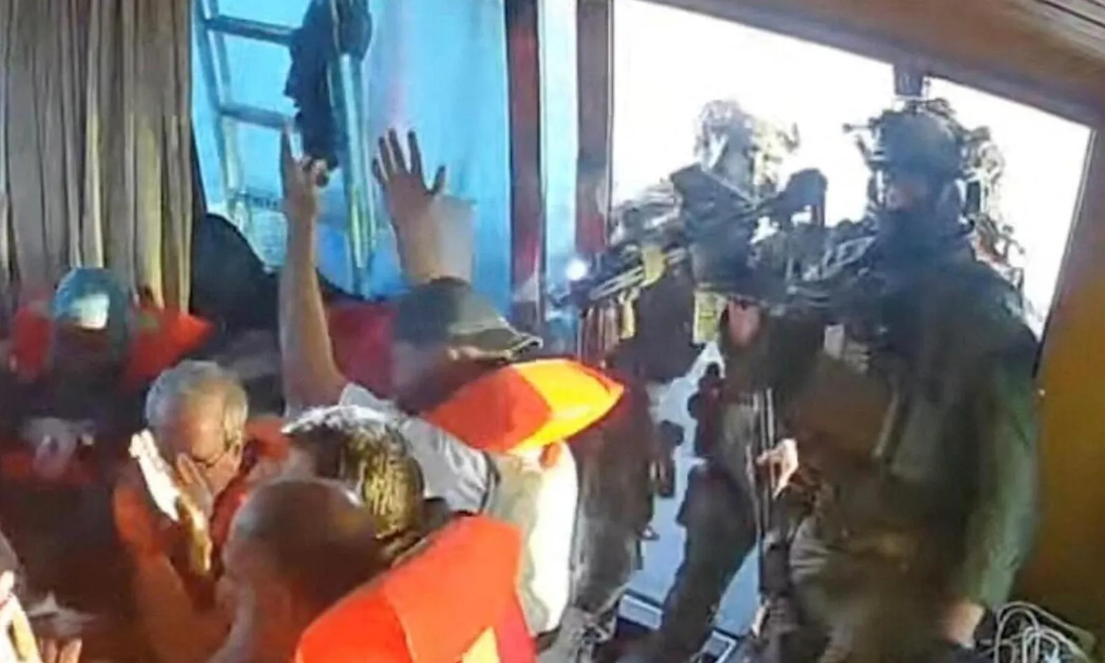 Israel chặn 39 tàu cứu trợ Gaza, bắt giữ nhà hoạt động Greta Thunberg