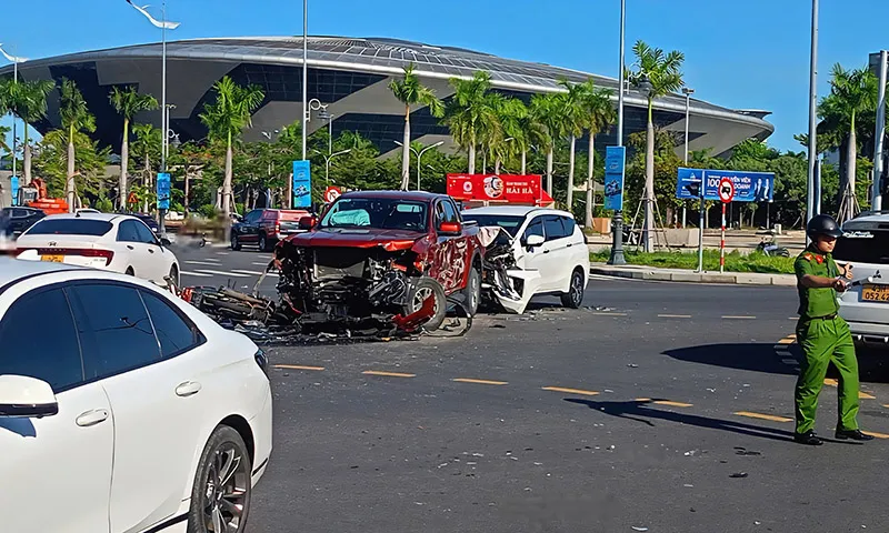 Đà Nẵng: Tai nạn liên hoàn tại giao lộ nhiều xe hư hỏng