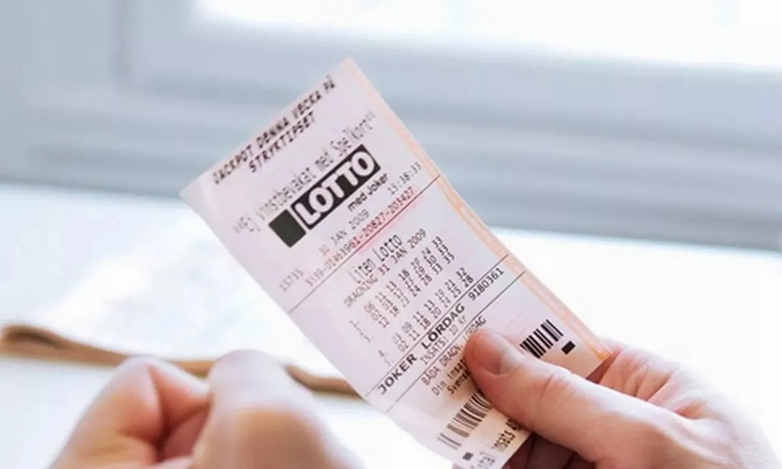 Quên vé số trúng 474 tỷ trong túi áo, người đàn ông Đức được “cả nước truy tìm” suốt 6 tháng