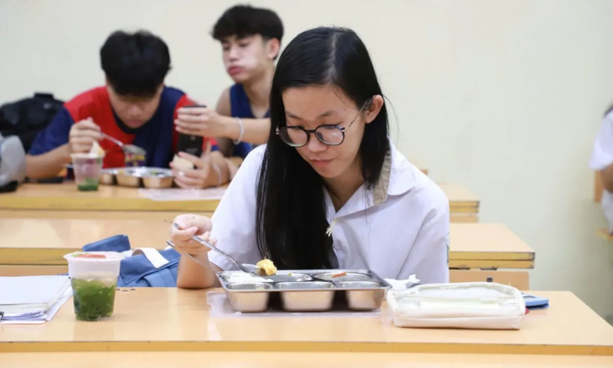 Sở GD-ĐT Hà Nội yêu cầu sẵn sàng phương án ứng phó bão số 11