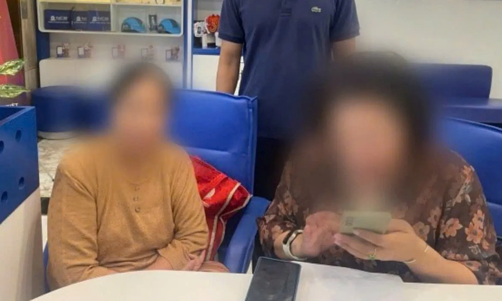 Cụ bà suýt bị đối tượng giả danh công an lừa đảo gần 700 triệu đồng