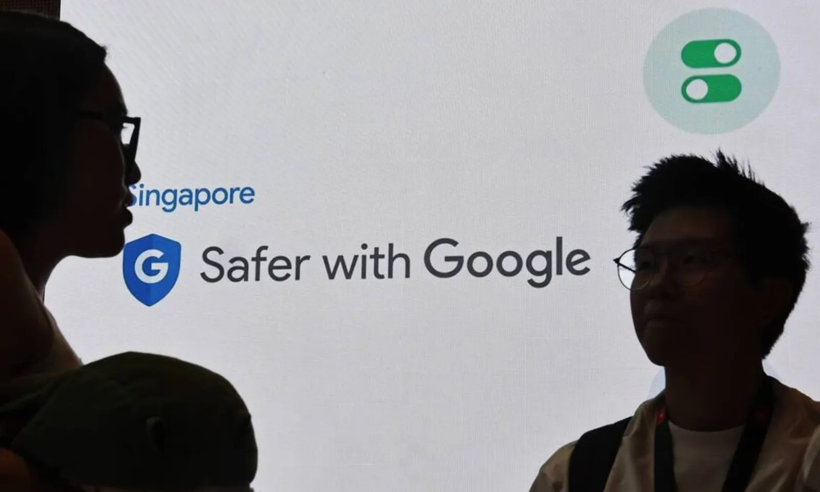 Google dùng AI sàng lọc và chặn người dưới 18 tuổi tại Singapore khỏi nội dung độc hại