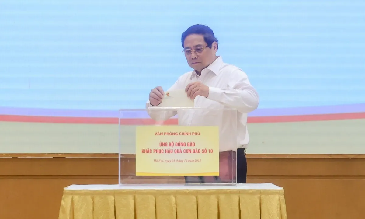 Thủ tướng chung tay ủng hộ đồng bào vùng bão lũ