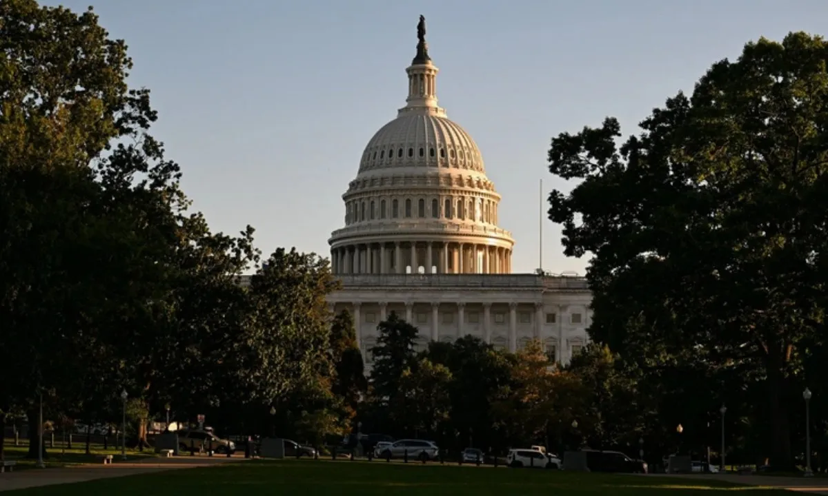 Khủng hoảng đóng cửa Chính phủ Mỹ bước sang ngày thứ ba