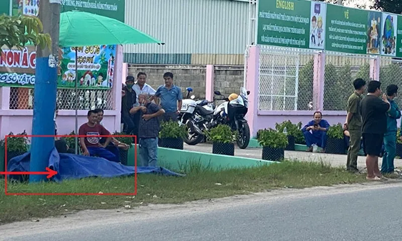 Chạy xe máy đụng cột điện, người phụ nữ tử vong tại chỗ