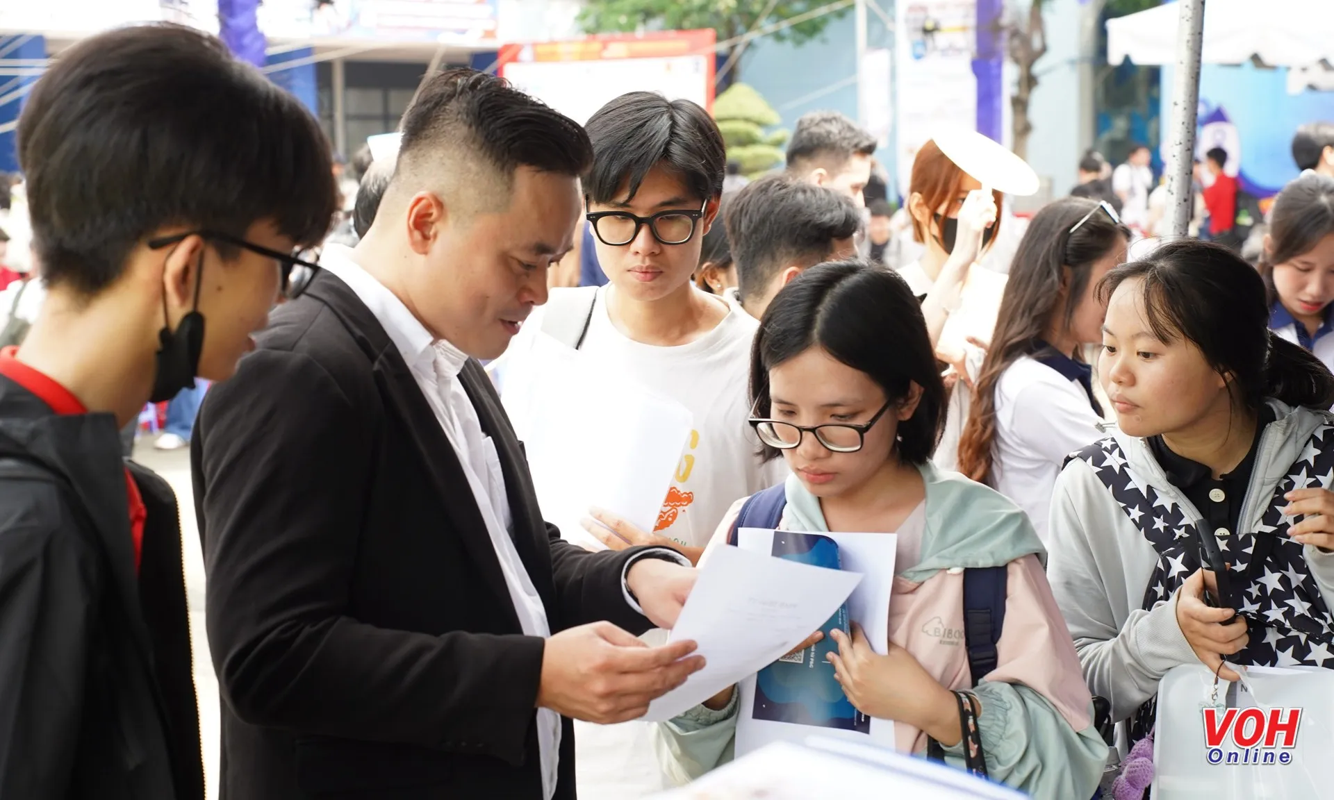 ngay-hoi-viec-lam-041025