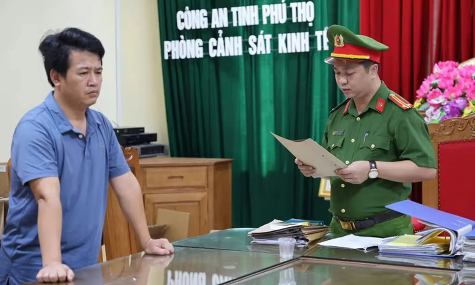 Bắt giám đốc sản xuất hơn 2 triệu bình chữa cháy giả