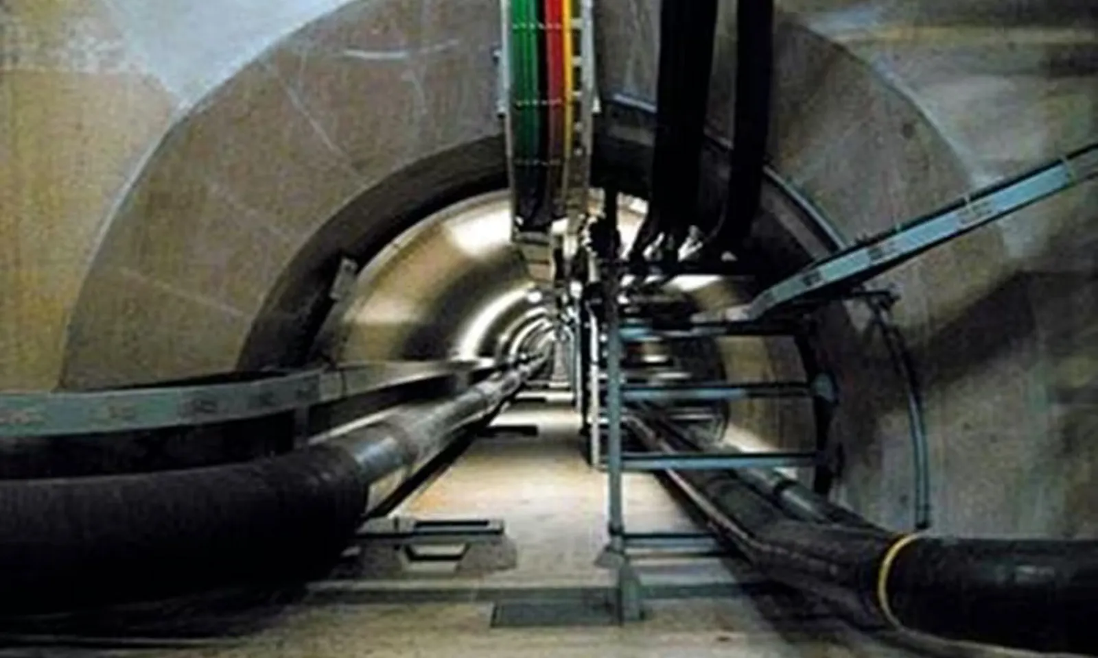 Ba Lan đầu tư 5,5 tỷ USD kết nối mạng lưới nhiên liệu với NATO 