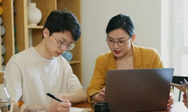 Trợ giảng chỉ là người hỗ trợ giảng dạy, không còn được xếp vào chức danh viên chức - Ảnh minh họa Pexels