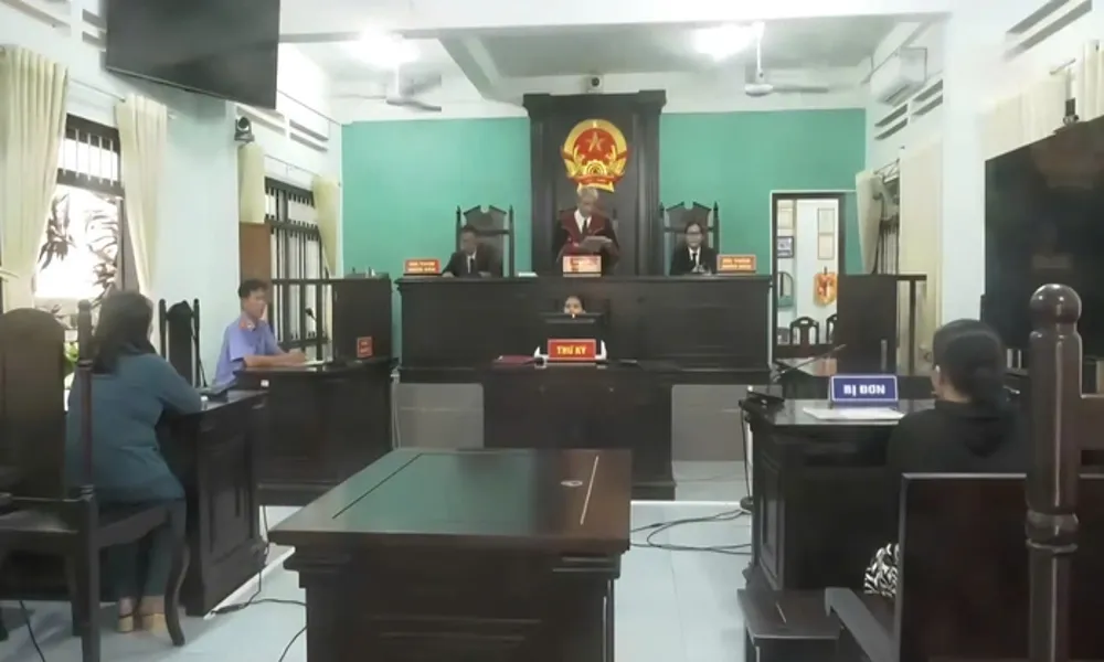 Con gái bị kiện vì bình luận xúc phạm “người tình” của cha trên mạng xã hội