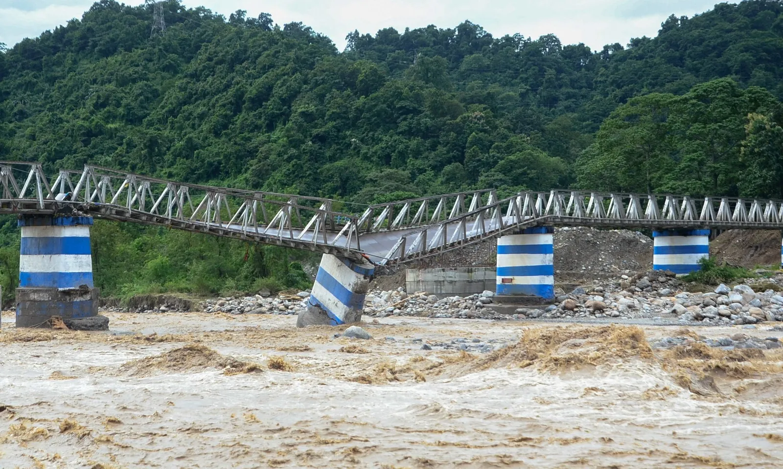 Lũ lụt, lở đất khiến gần 70 người thiệt mạng ở Ấn Độ và Nepal