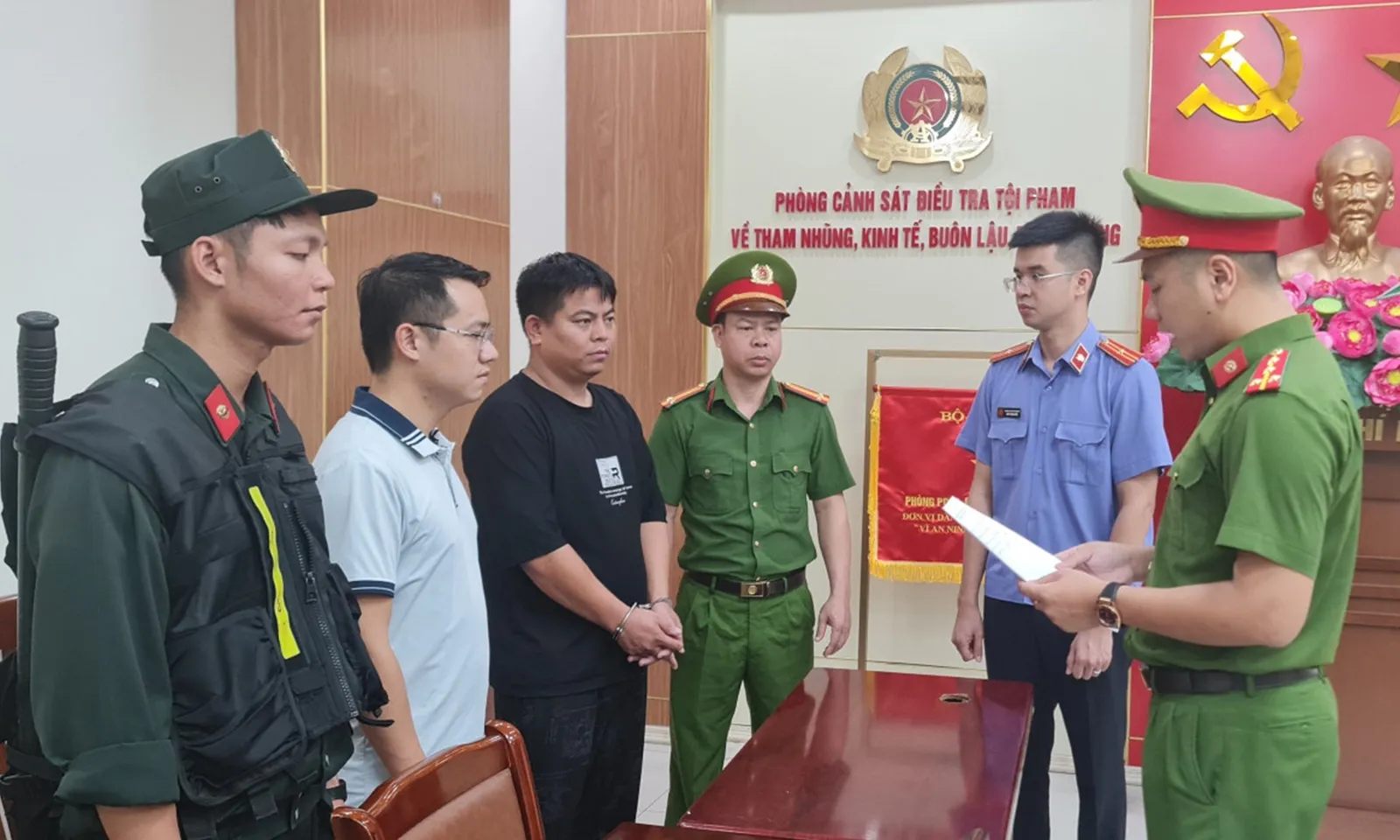 Triệt phá đường dây buôn lậu qua Cửa khẩu Bắc Luân 2 - Móng Cái