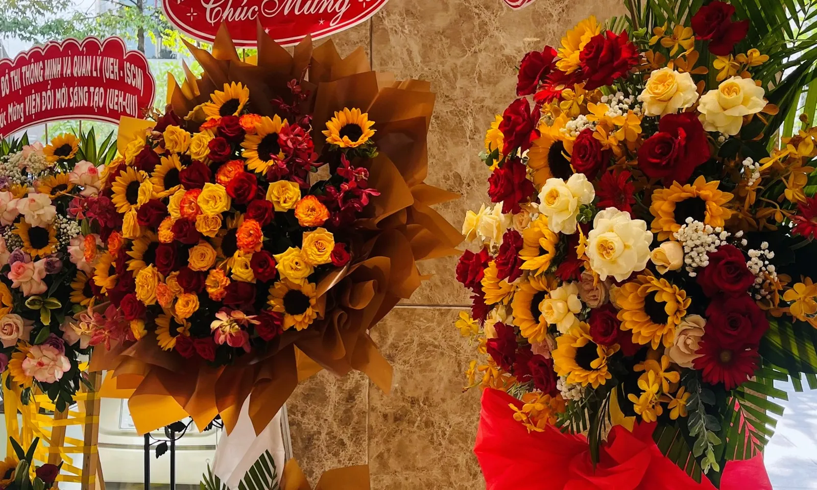 TPHCM không nhận quà tặng và hoa chúc mừng Đại hội Đảng bộ lần thứ I