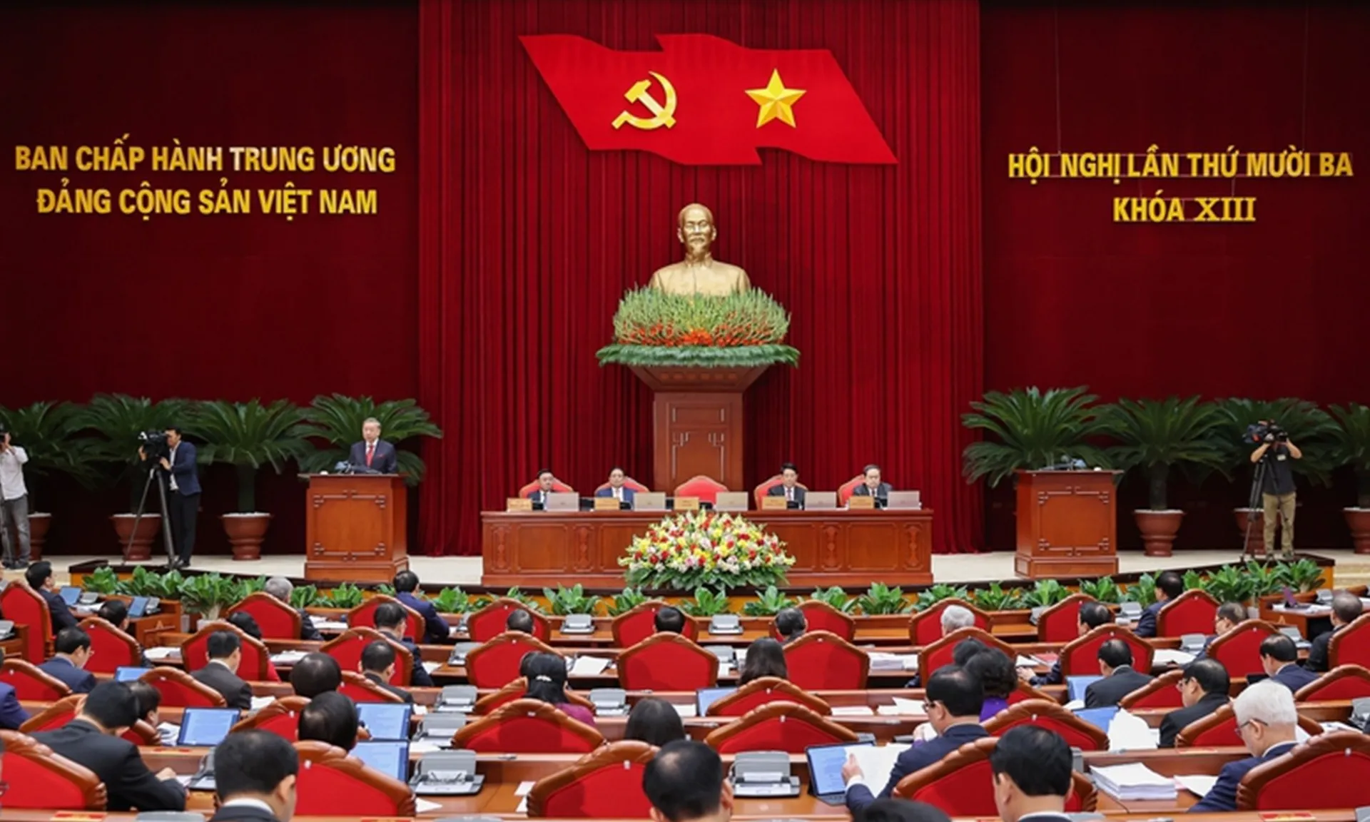 hop-quoc-hoi-061025