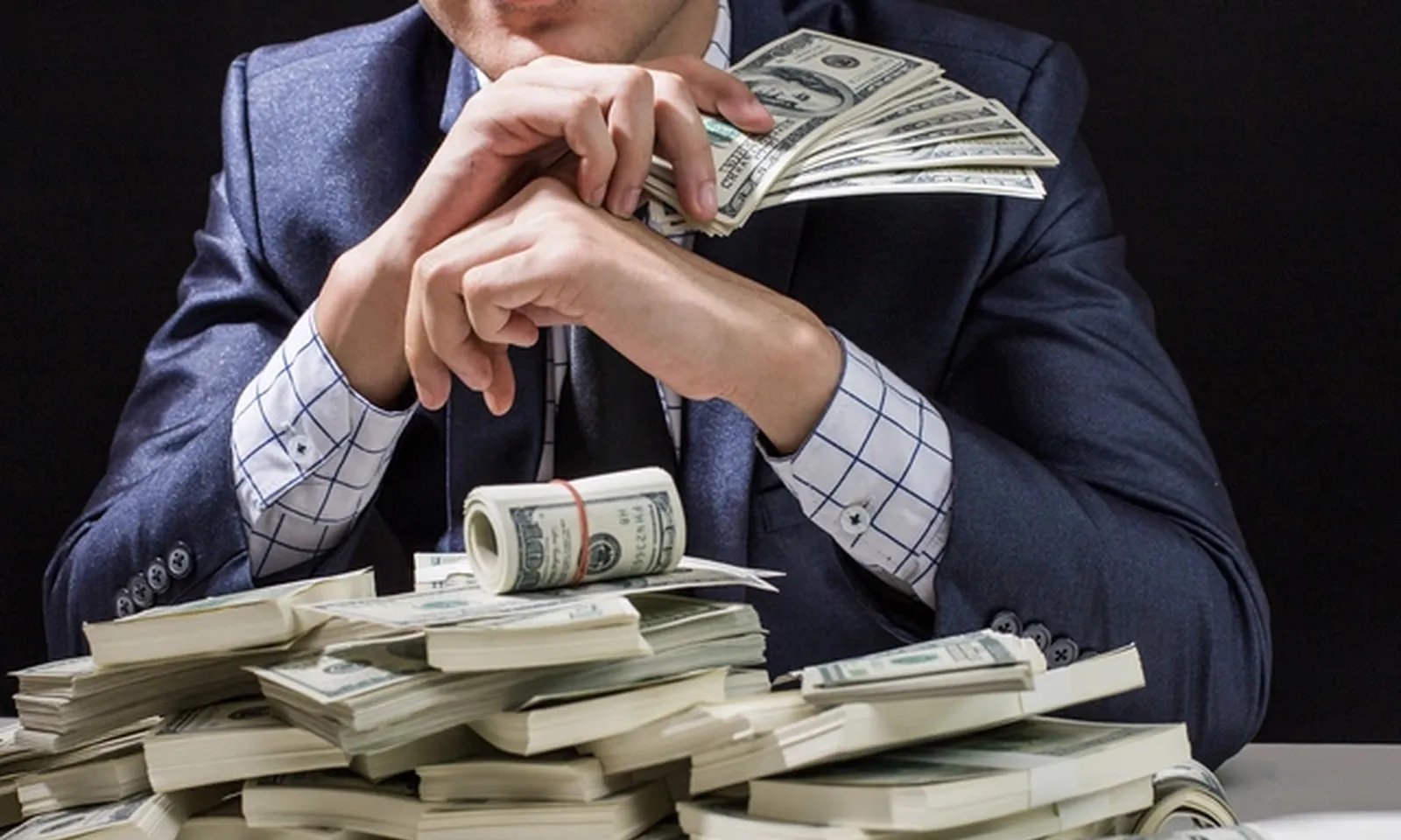 Người giàu chọn bạn bằng EQ, không bằng tài khoản