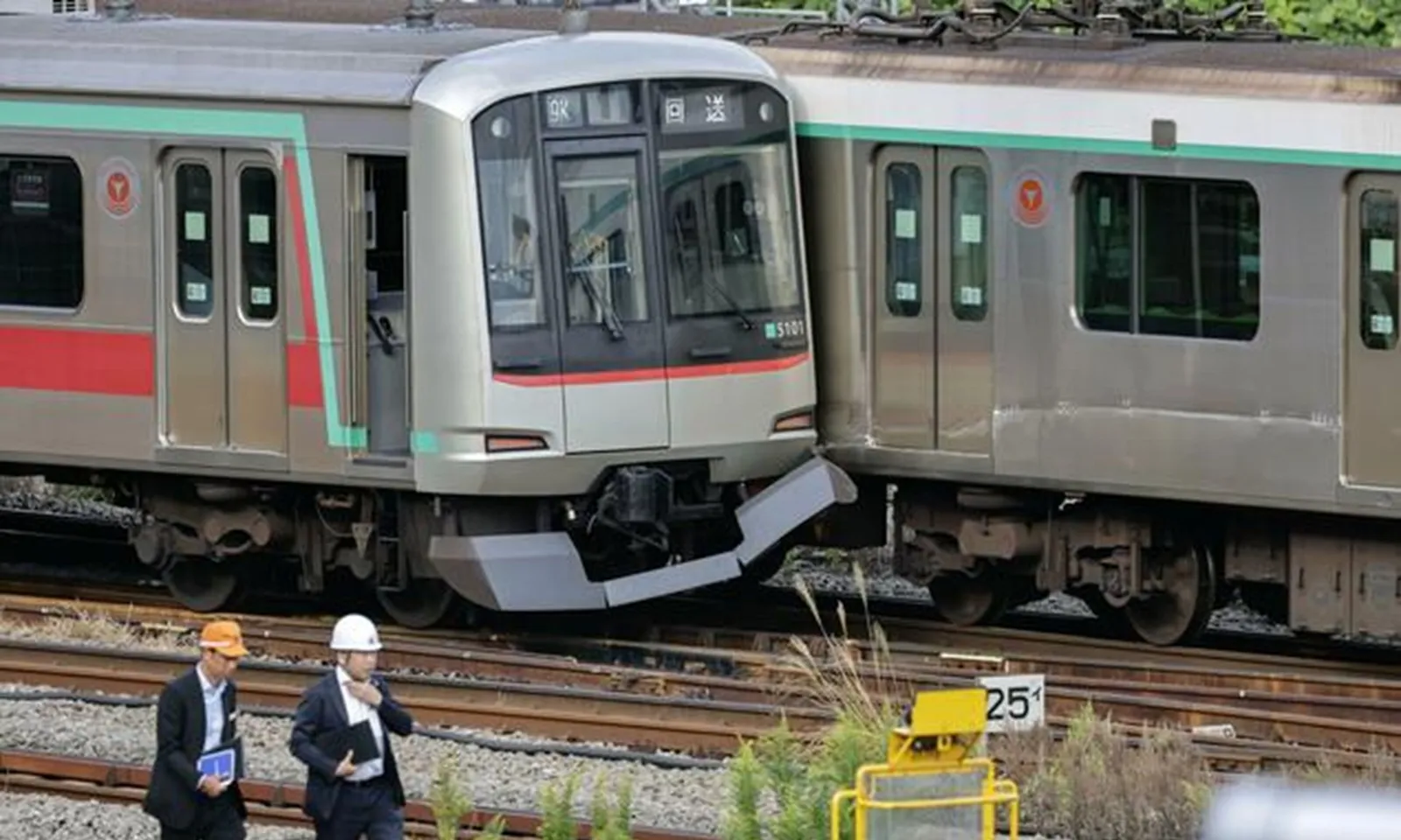 Hai đoàn tàu va chạm gần Tokyo, không ai bị thương